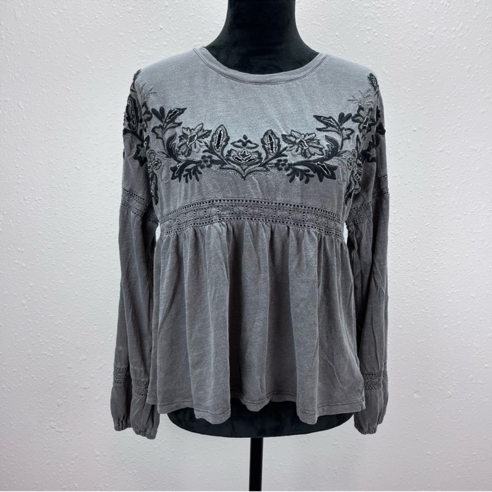 Lucky Brand distressed gray/black embroidered long sleeve empire top